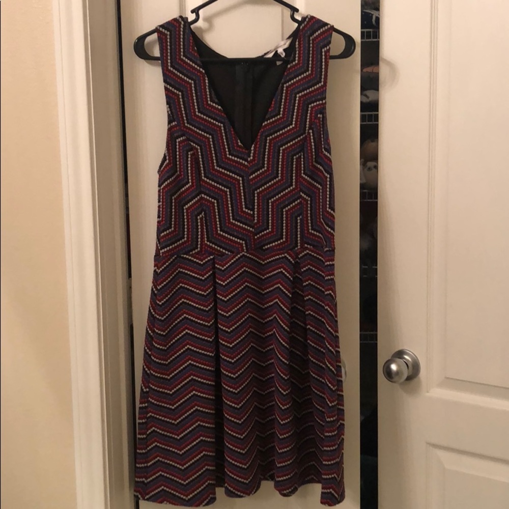 BCBGENERATION textured v neck dress